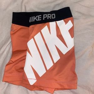 Peach Nike pro!